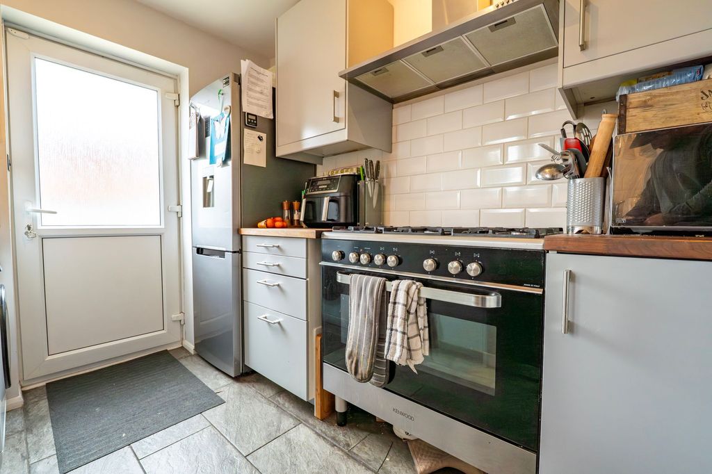 Property photo 3 of 20