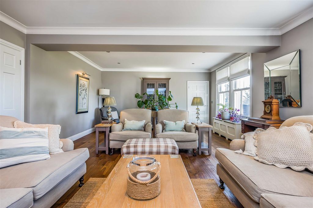 Property photo 3 of 55 Broadacre House, Waterlooville-Small-Porticomarket