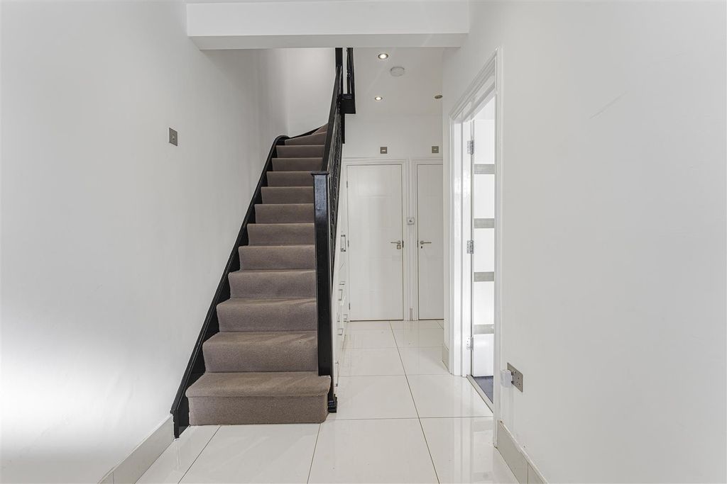 Property photo 3 of 13 Entrance