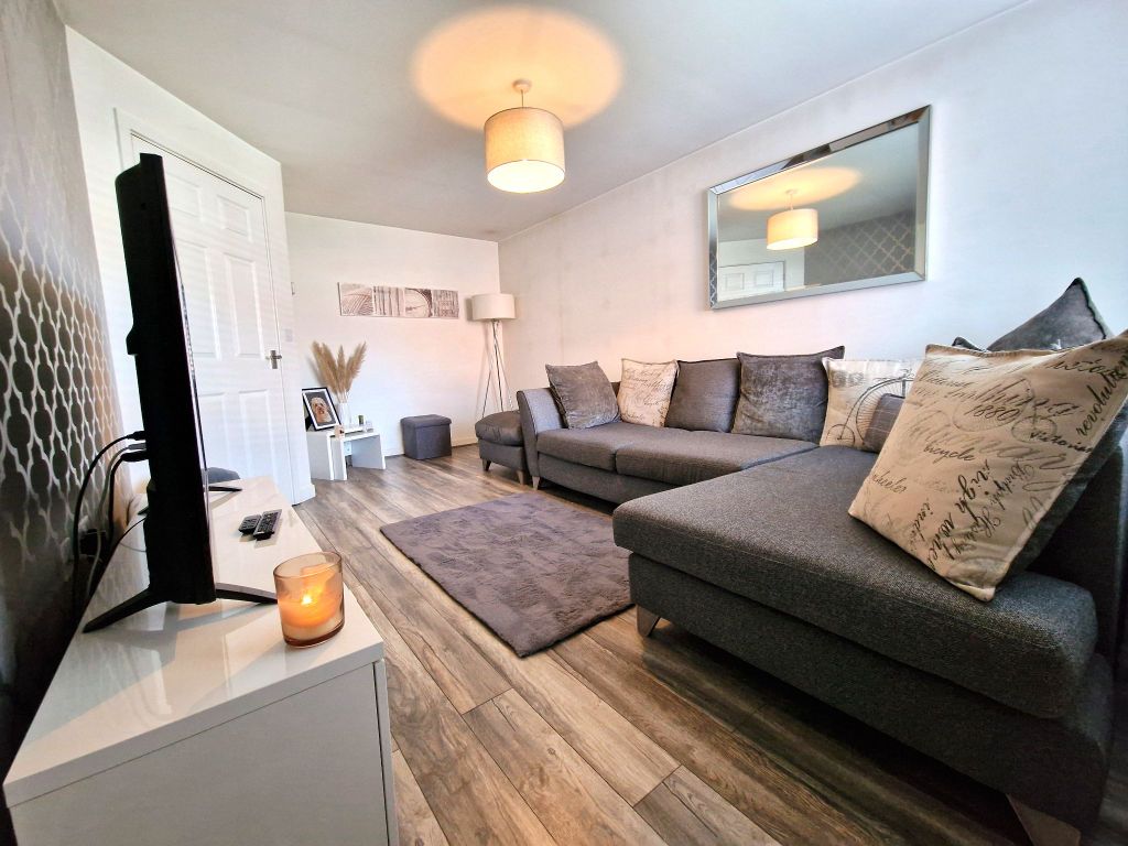 Property photo 2 of 16 Photograph 2