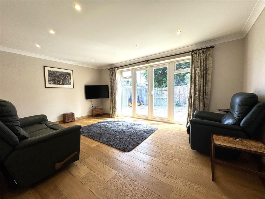 Property photo 3 of 16