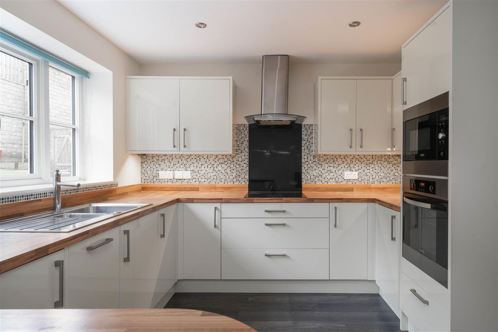 Property photo 3 of 26 Kitchen.Jpg