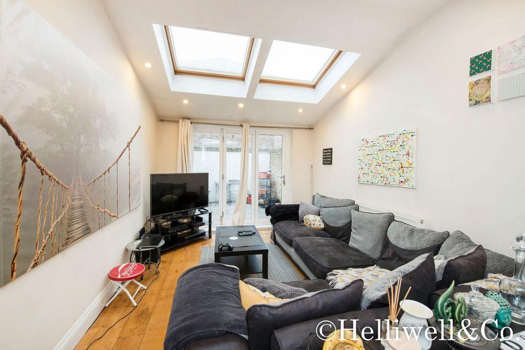 Property photo 3 of 9 Helliwell &amp; Co.