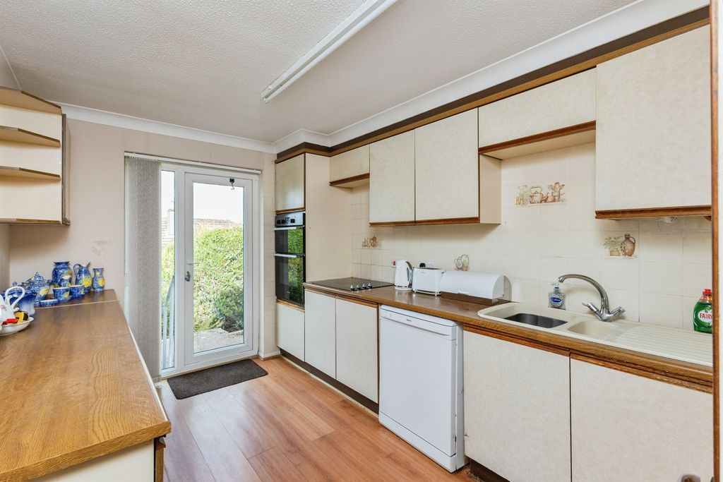 Property photo 3 of 23