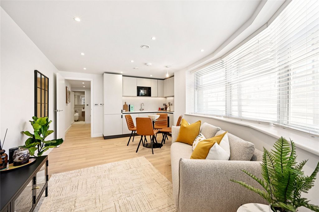 Property photo 3 of 16 Picture No. 23