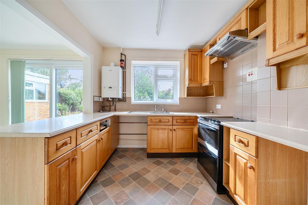 Property photo 2 of 18 Kitchen