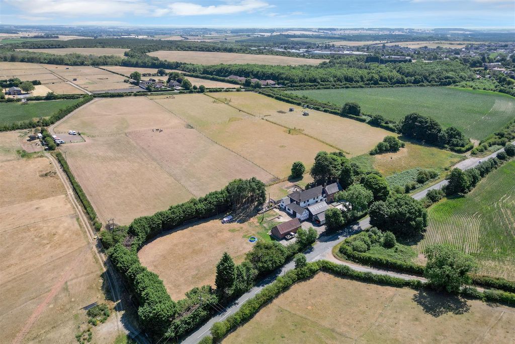 Property photo 1 of 65 New Farm Ph-8.Jpg