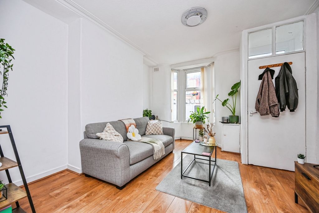 Property photo 2 of 12 Pbox-Img.Jpg