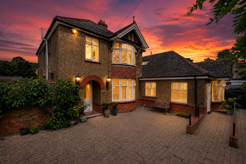 Property photo 1 of 23