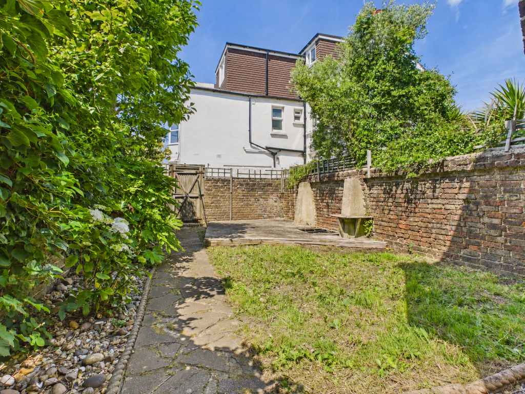 Property photo 3 of 18