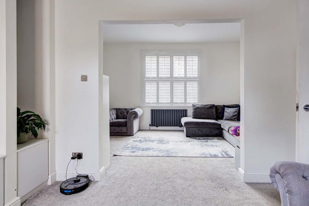 Property photo 1 of 31