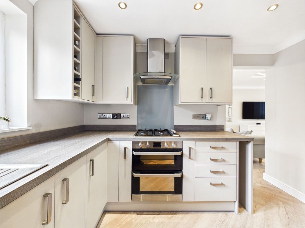 Property photo 3 of 24