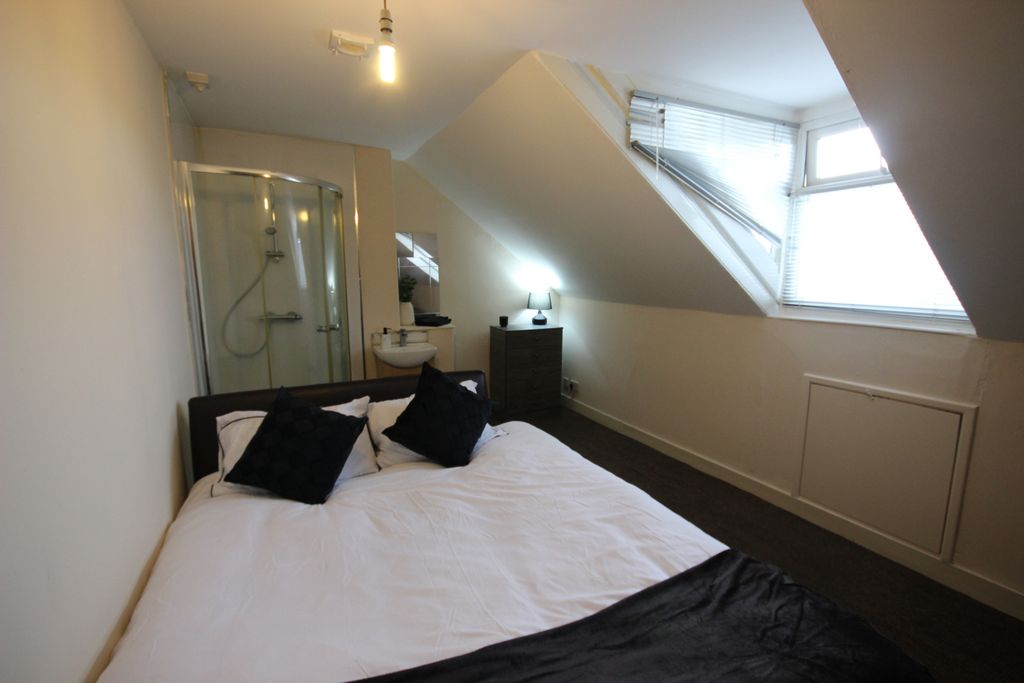 Property photo 2 of 17 Gallery