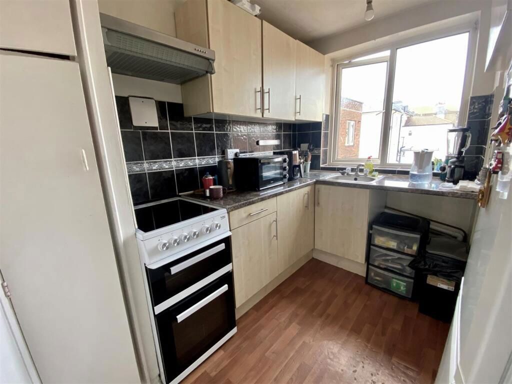 Property photo 3 of 8