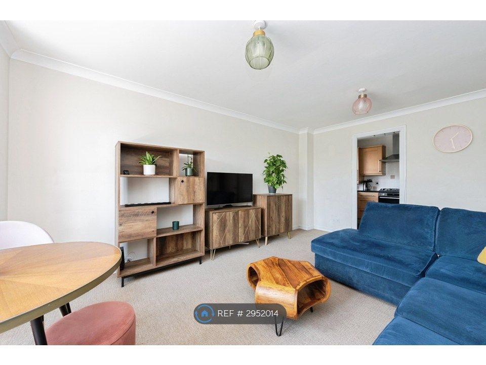Property photo 1 of 19 Living Room