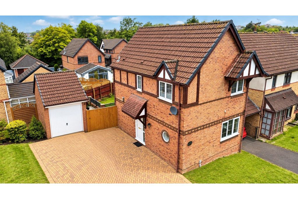 Property photo 1 of 21