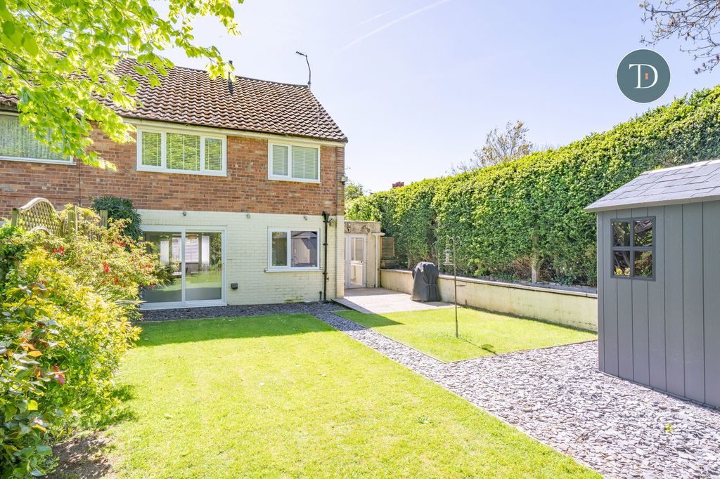 Property photo 2 of 31