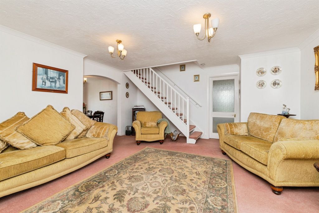 Property photo 2 of 20