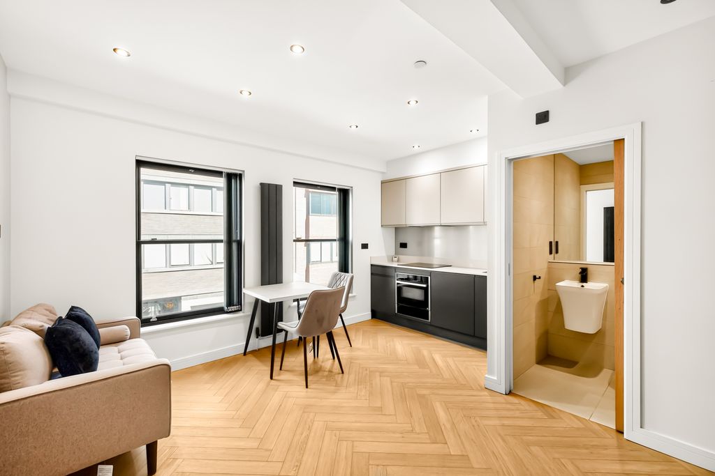 Property photo 1 of 19 Pbox-Img.Jpg