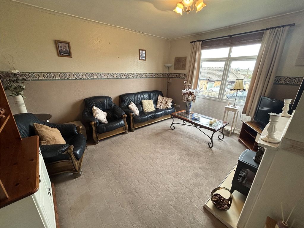 Property photo 2 of 11 Picture No. 12