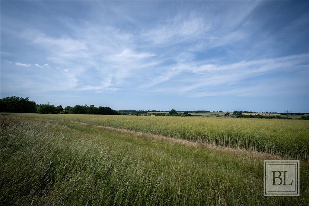 Property photo 2 of 3