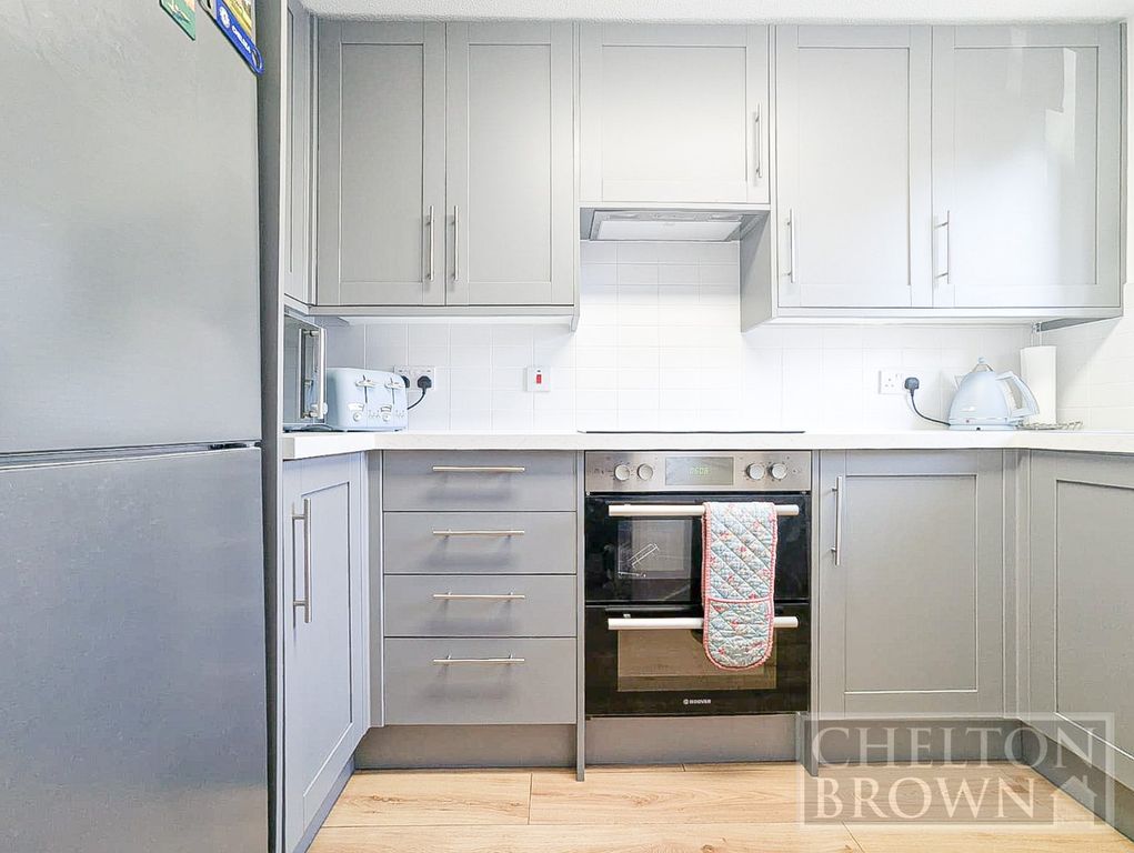 Property photo 3 of 18 Kitchen