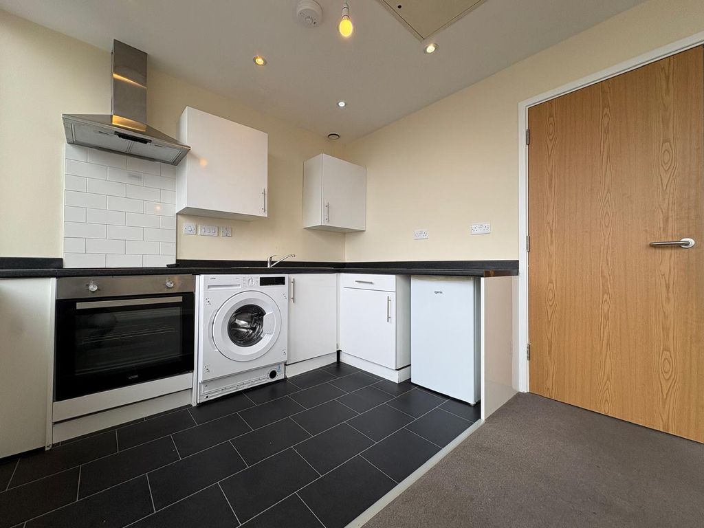 Property photo 3 of 4 38Ad5F90-5118-4F8c-8c72-Fc0F73E611d5.Jpg