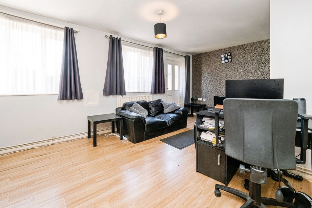 Property photo 3 of 13 Pbox-Img.Jpg