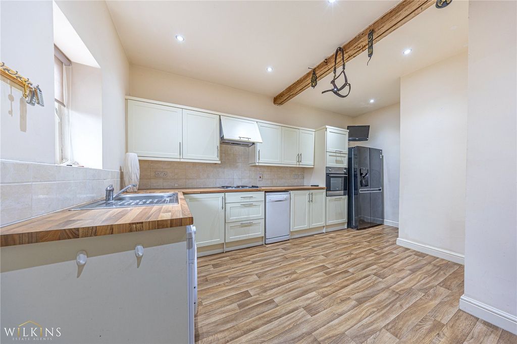 Property photo 2 of 29 Picture No. 41