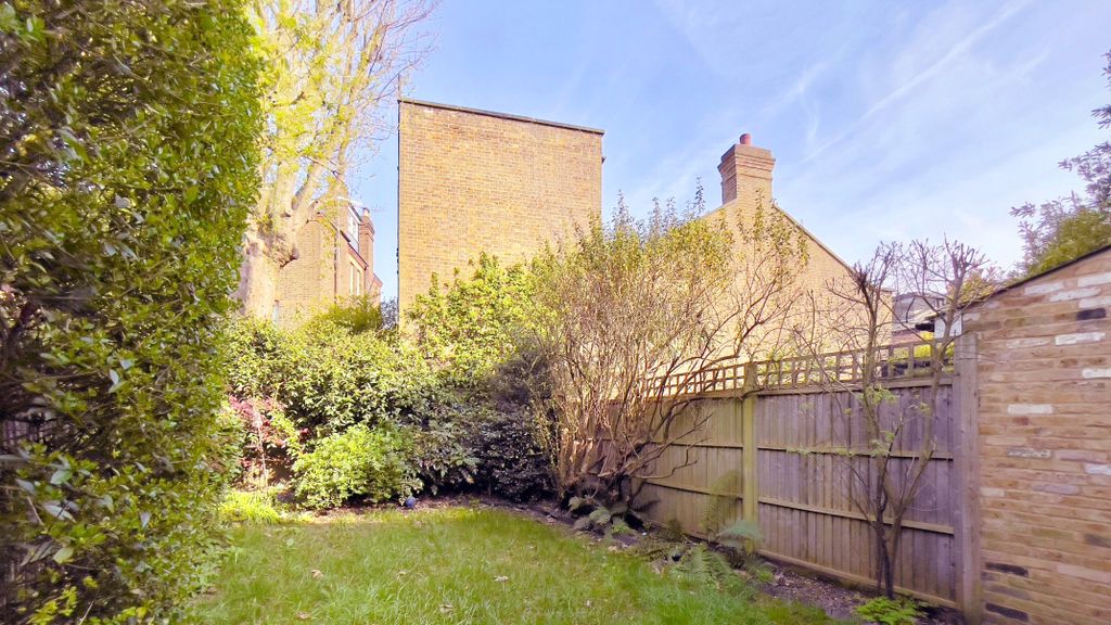 Property photo 2 of 9 Picture No. 21