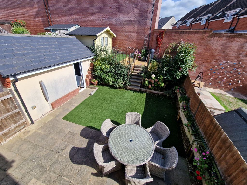 Property photo 2 of 27 Rear Garden