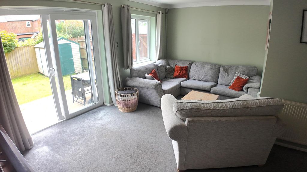 Property photo 1 of 11 Living Room