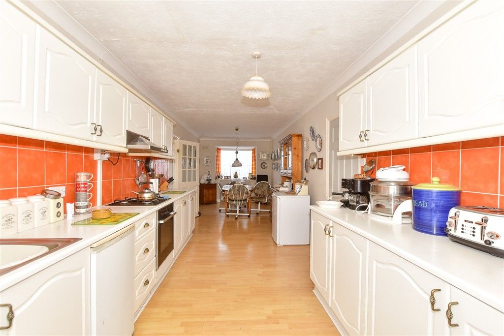 Property photo 1 of 18 Kitchen