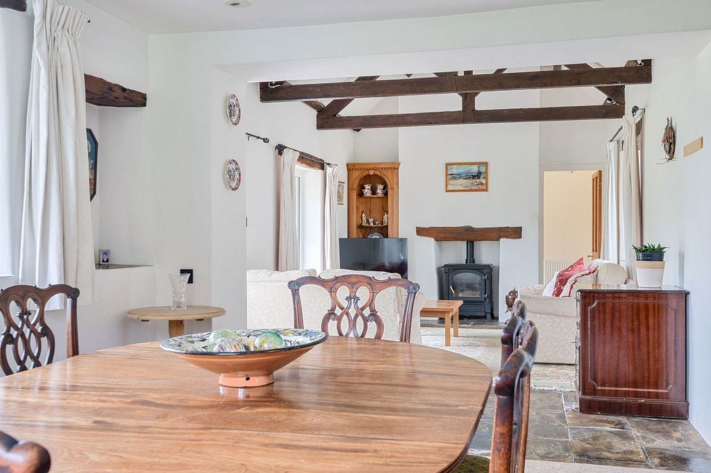 Property photo 2 of 21