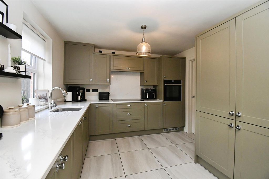 Property photo 2 of 18 Kitchen.Jpg