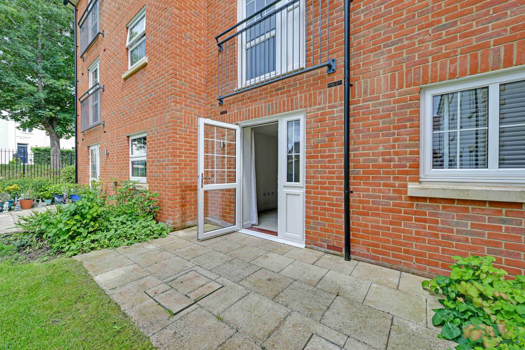 Property photo 3 of 11