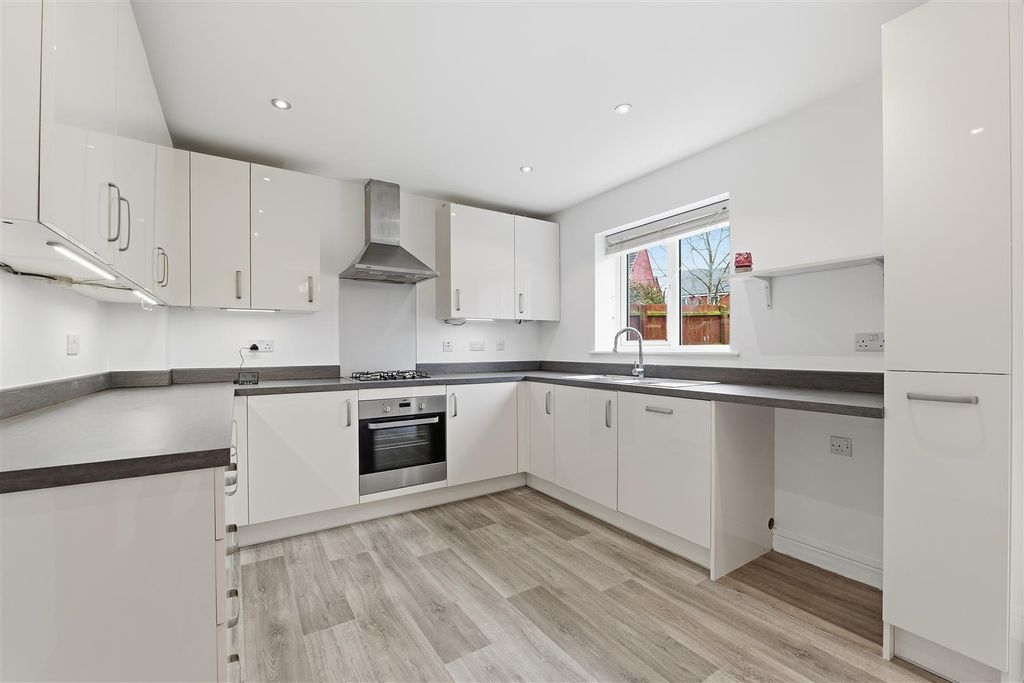 Property photo 3 of 18 3