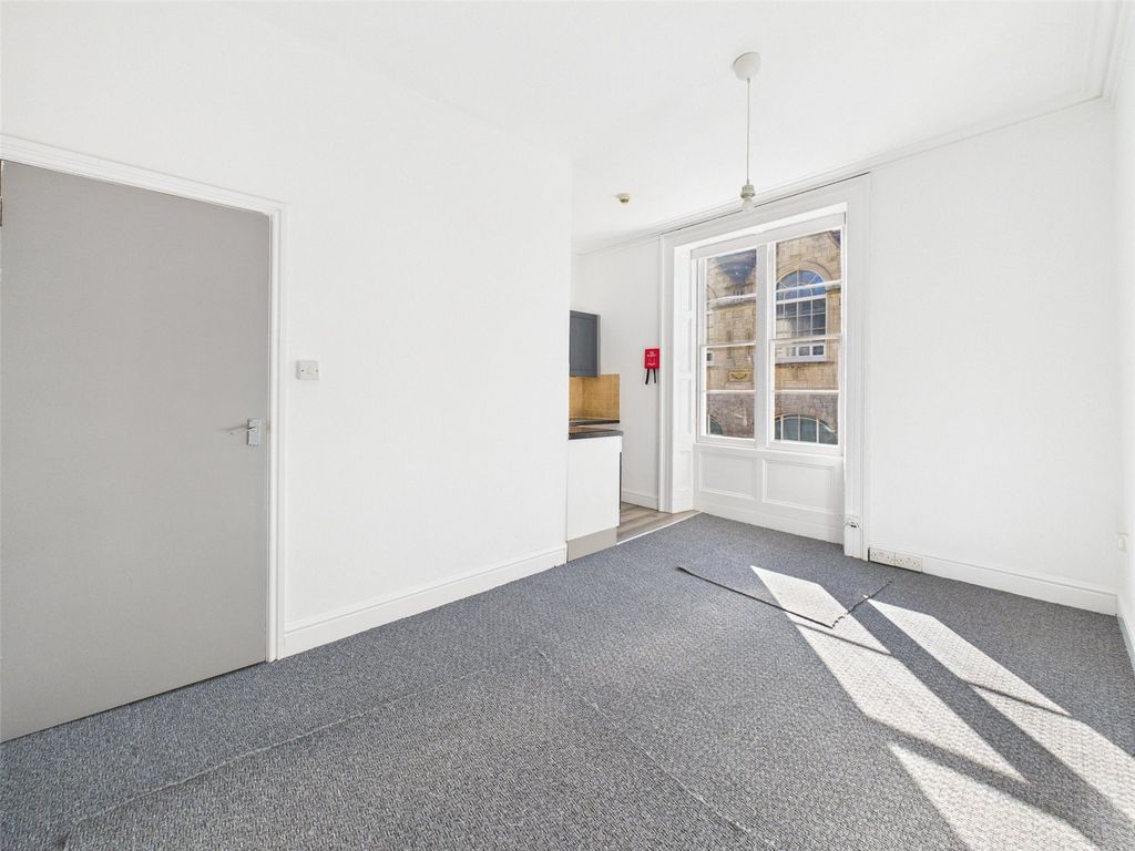 Property photo 3 of 25 Picture No. 27