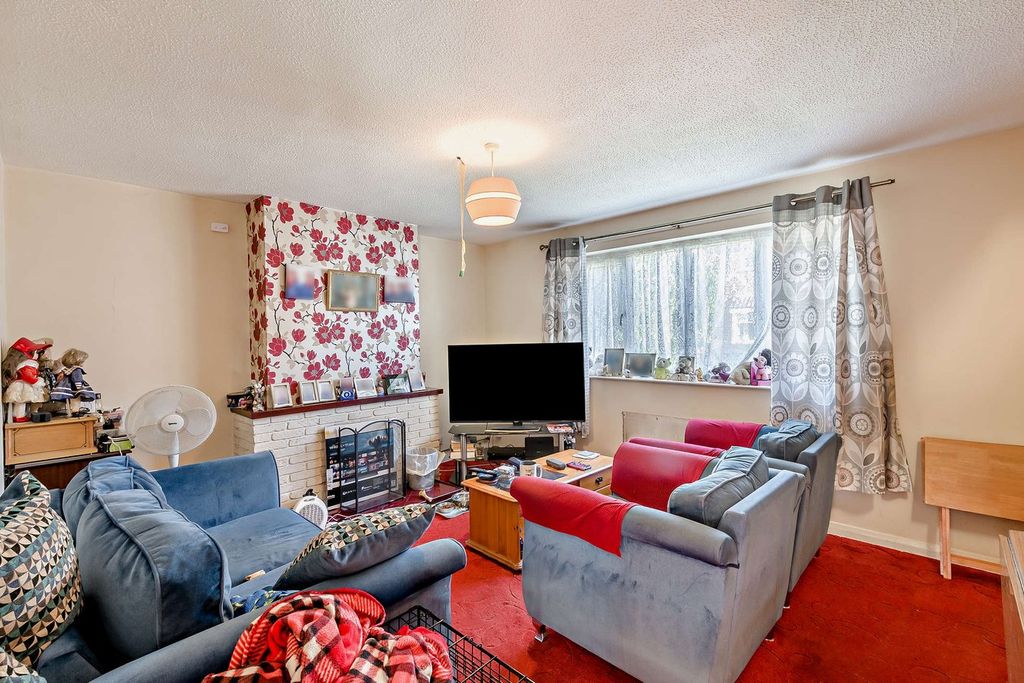 Property photo 3 of 24