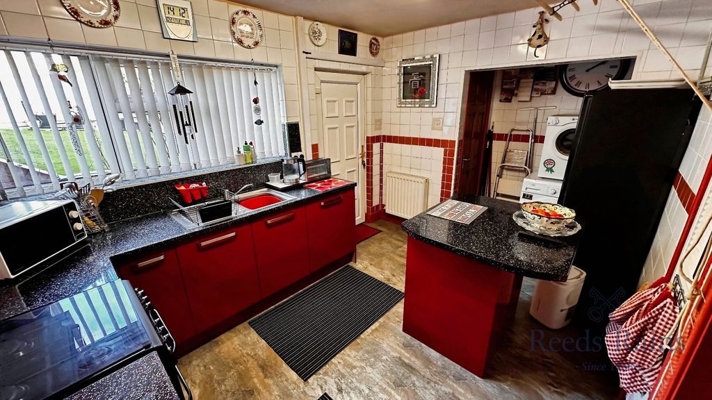 Property photo 3 of 13 Kitchen Diner