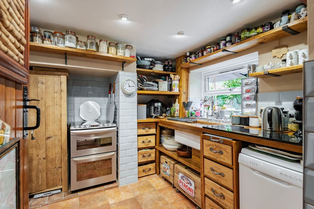Property photo 2 of 24
