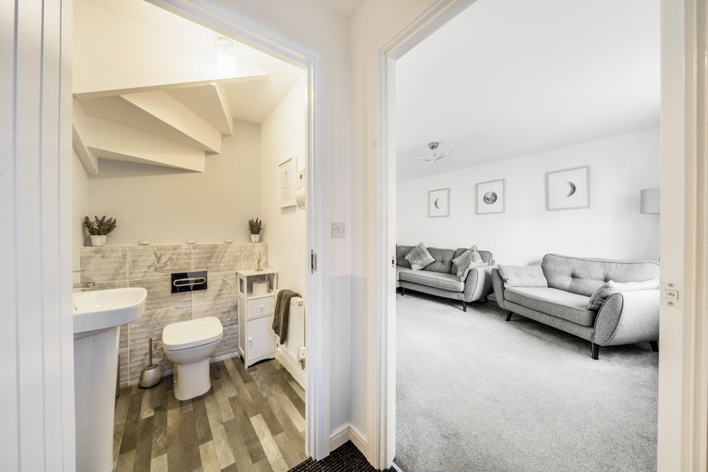 Property photo 3 of 22 1359861-8-68Da4F1c75090