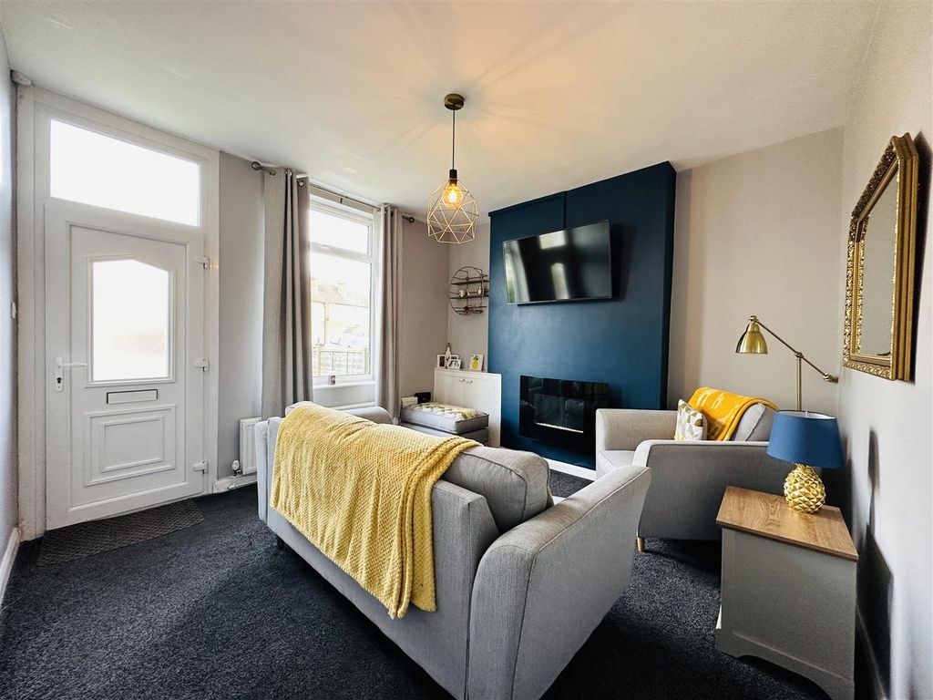 Property photo 1 of 12 Lounge 1 (2).Jpg