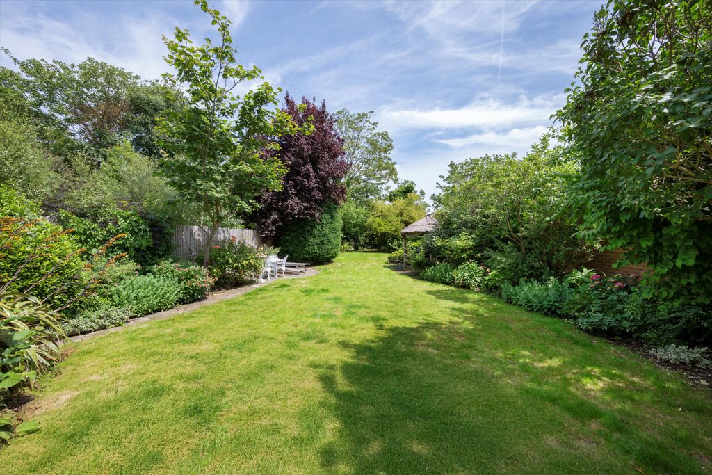 Property photo 3 of 33 Image