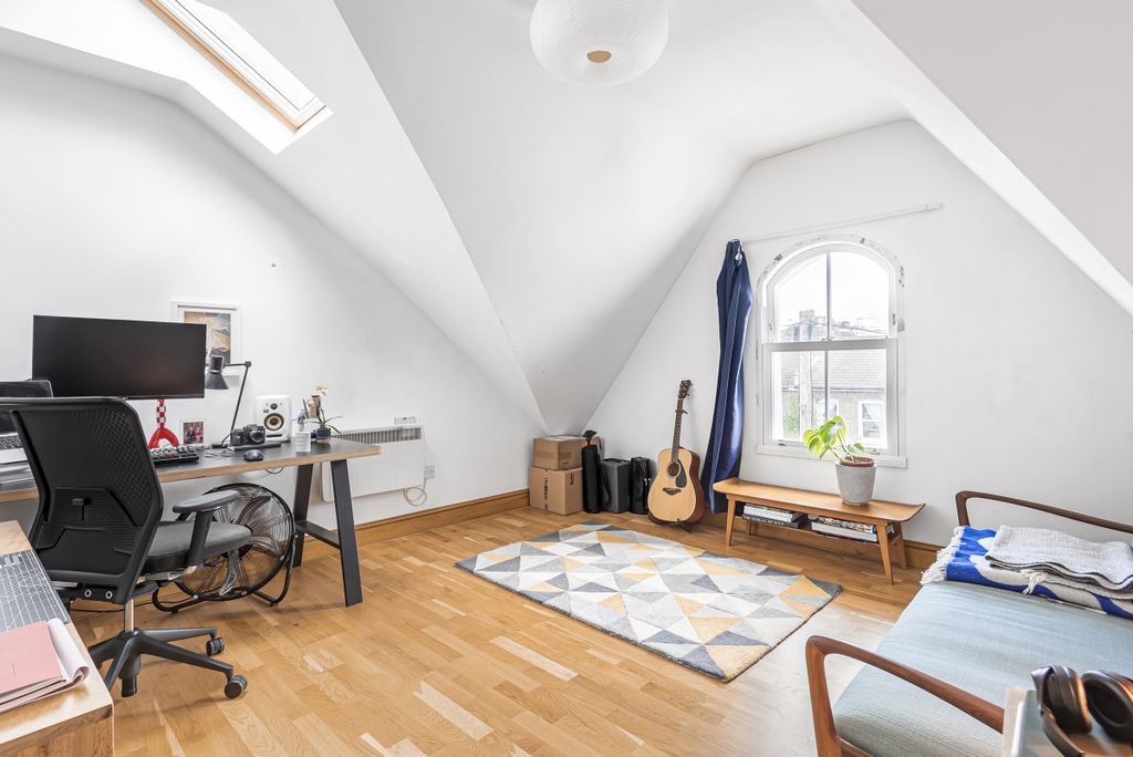 Property photo 1 of 8 906433 (4)