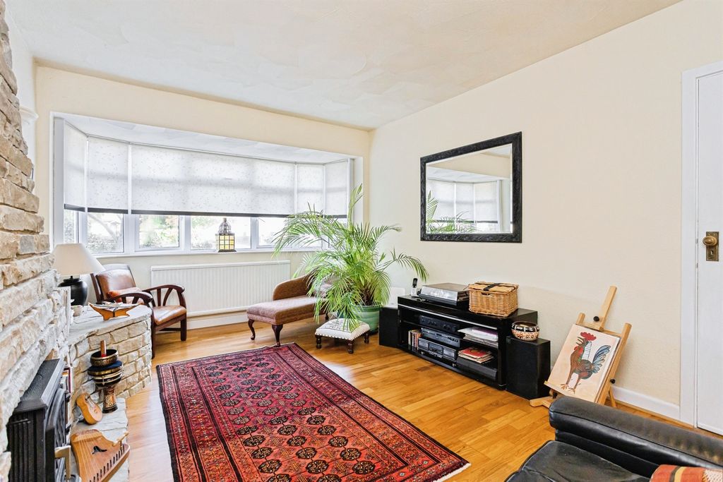 Property photo 3 of 20