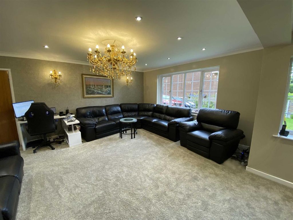 Property photo 2 of 16