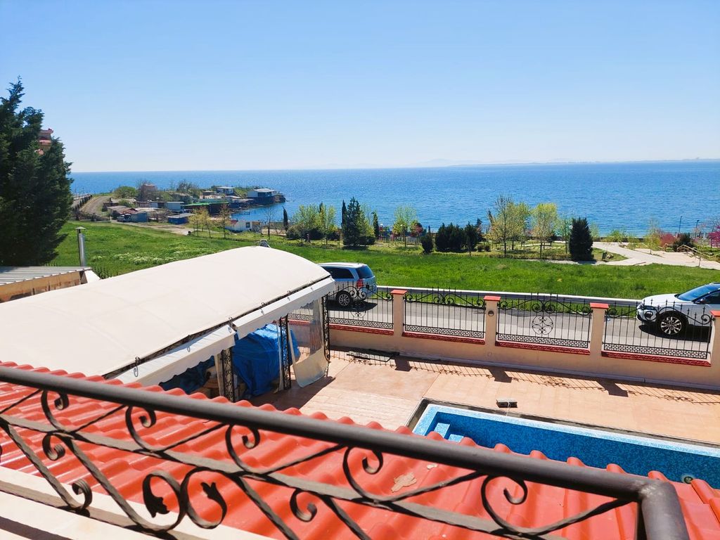 Property photo 2 of 20