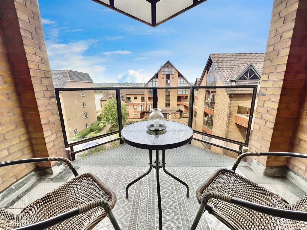 Property photo 2 of 19 Balcony