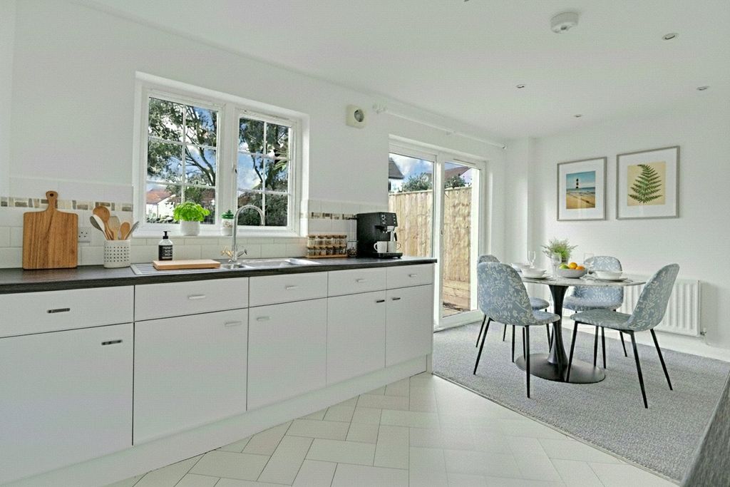 Property photo 3 of 12 Picture No. 19